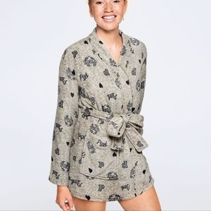 Victoria Secret Pink Teddy Robe Gray Printed logos short robe Sz S/XS. NWOT